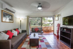 Televisión, tenis de mesa y estéreo 