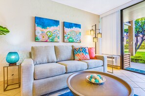 TV - Papakea RESORT! - RENOVATED unit, GROUND FLOOR & steps to BEACH, POOL & BBQ
 (Lahaina)