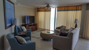Smart TV, reproductor de DVD, libros y videoteca 
