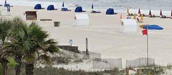 3. etasje Utrolig beliggenhet-Wifi-2 BR / 2 BA Loft Soveplass til 8