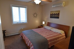 4 多间卧室、熨斗/熨衣板、WiFi、床单