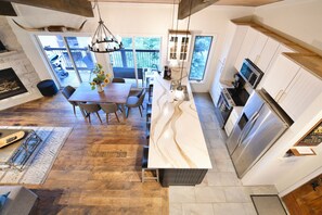 Fridge, microwave, oven, stovetop - Newly Remodeled Ski-In, Ski-Out To Lift About 100 Yards From Unit. (Snowmass Village)