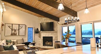 Newly Remodeled Ski-In, Ski-Out To Lift About 100 Yards From Unit.