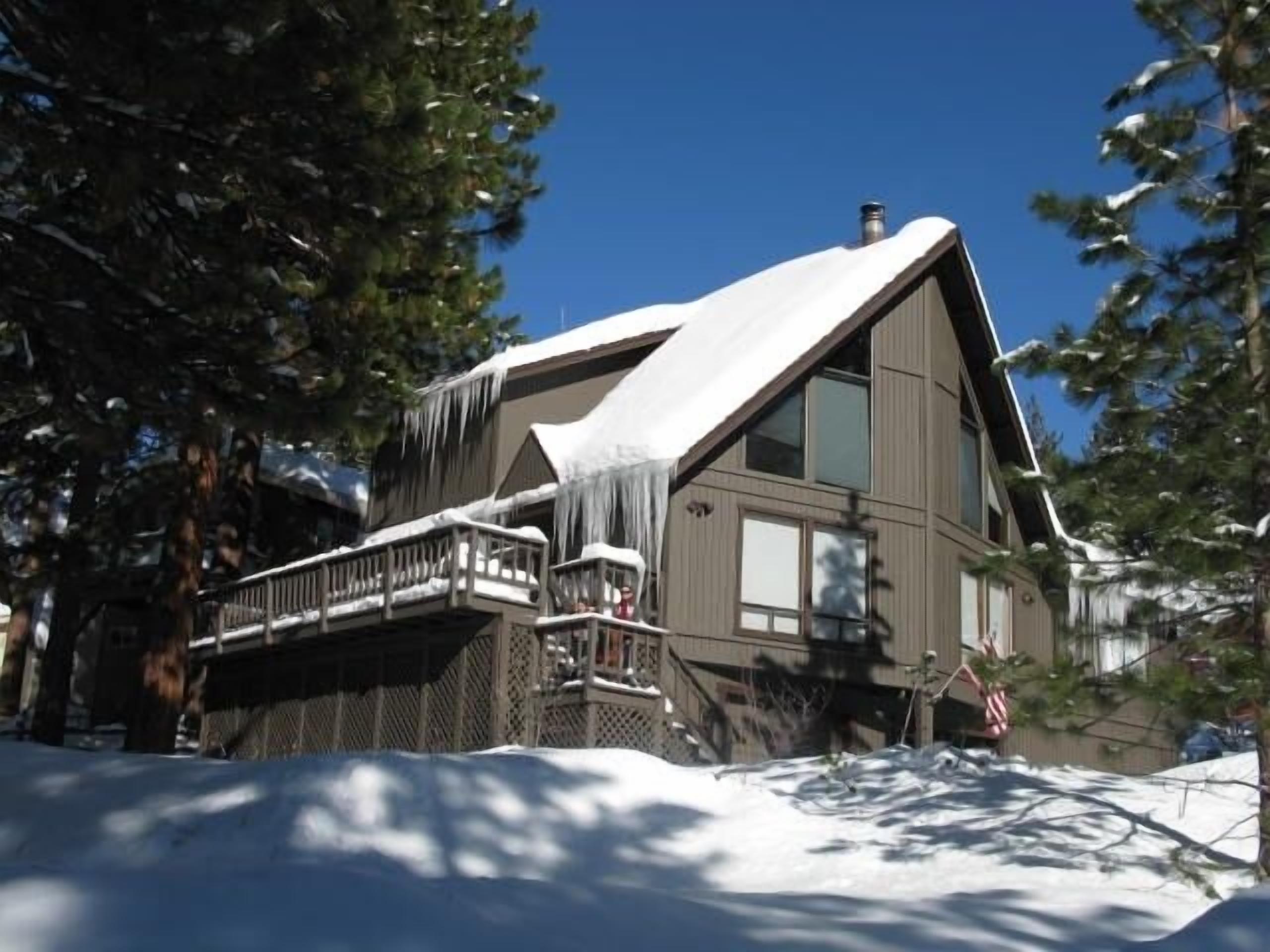 Best Value in Incline Village! Mountain Home, Peeks of Lake, Open Space