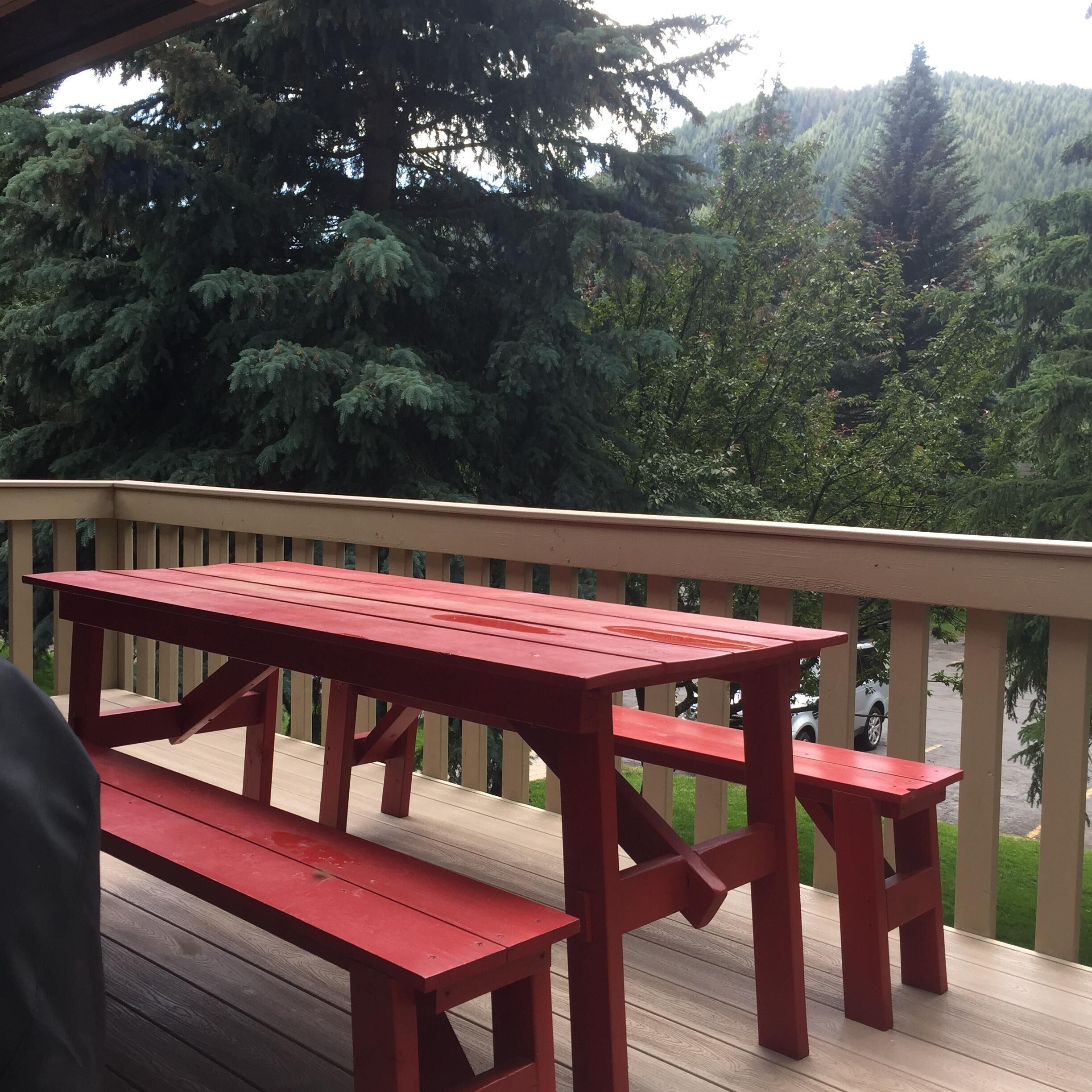 Outdoor dining