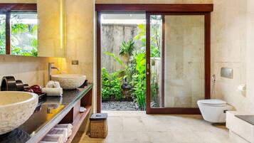 Bathtub, jetted bath, hair dryer, bidet