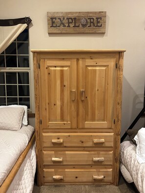 3 bedrooms, free WiFi, bed sheets