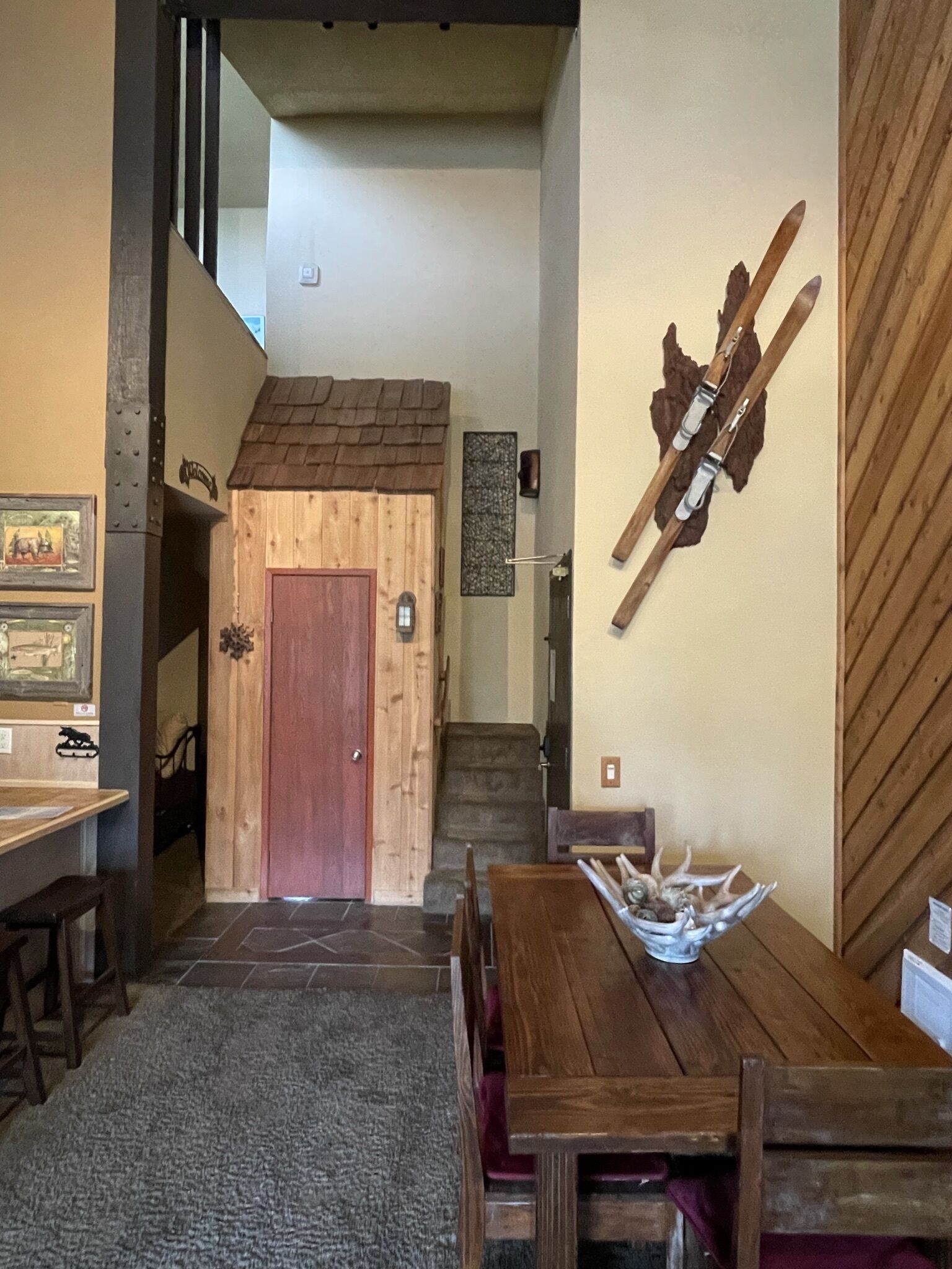 Walk to Village - 1 bdrm + loft, 3 bath, sleeps 6