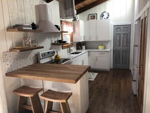 Fridge, microwave, oven, stovetop - Bright and Spacious Cape House with Central Air (Wellfleet)