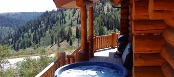  Log Heaven Amazing Views Ski In from new Lightning Ridge Lift. Easy Road Access