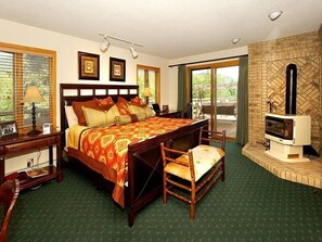 6 slaapkamers, een bureau, een strijkplank/strijkijzer, gratis wifi