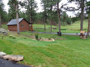 Property grounds - Rustic Rock Haven - Horses Welcome (Custer)