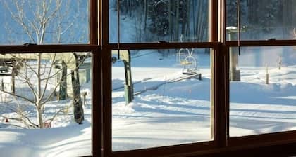 SKI-IN / SKI-OUT 5 BEDROOM, walking distance to everything in town!