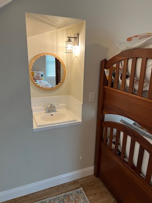 7 bedrooms, iron/ironing board, free WiFi, bed sheets