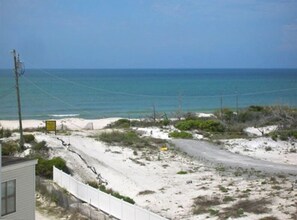 Una spiaggia nelle vicinanze