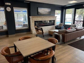 Interior - COMPLETE REMODEL Spacious 2 Bedroom w/ Mountain View! Best location in Breck! (Breckenridge)