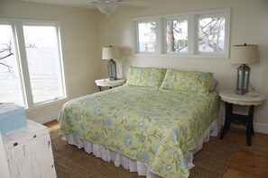 4 bedrooms, iron/ironing board, travel cot, free WiFi