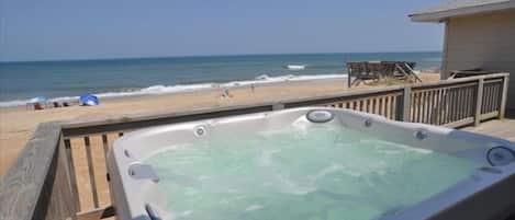 Outdoor spa tub