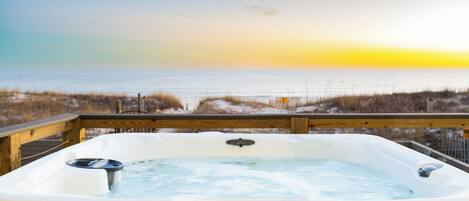 Tina de hidromasaje al aire libre