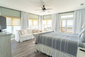 5 bedrooms, desk, iron/ironing board, travel cot