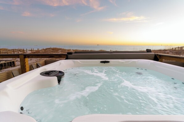 Outdoor spa tub