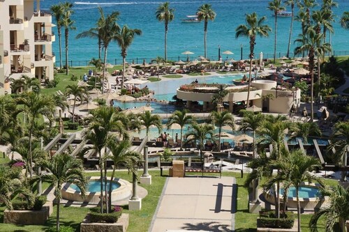 UNBELIEVABLE VIEWS-EXTRA LARGE BALCONY FOUR LOUNGE CHAIRS 3 KING BEDS