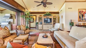 Tv, dvd-spelare, en stereo och printers