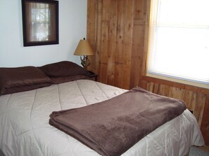 1 quarto, escrivaninha, Wi-Fi de cortesia, roupa de cama