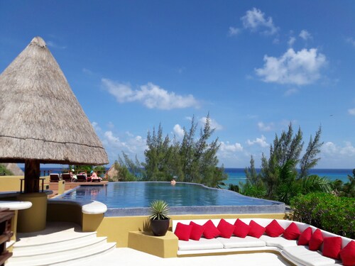 Pueblito Escondido luxury apartment 203