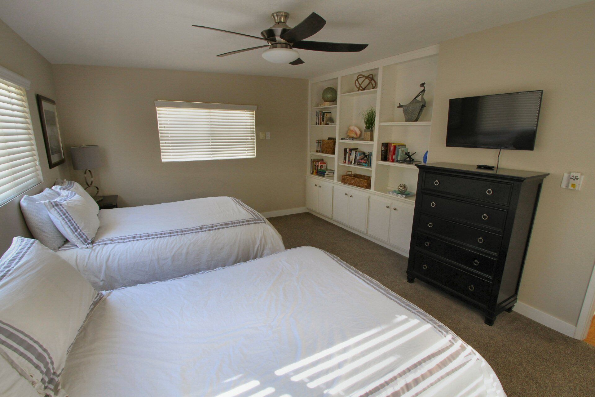 3rd bedrooms is equipped with 32 inch HDTV with streaming media