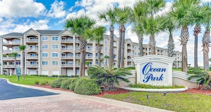 Super Spacious Ocean Park Condo | Pool, Hot Tub & BBQ | Beach Gear Provided