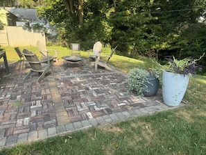 Terrace/patio - Recent remodel, 2 King Beds, 5-star reviews, Close to OSU, Zoo & More! (Columbus)