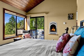 3 bedrooms, iron/ironing board, travel cot, free WiFi - Abalone Point:  Oceanside Panoramic View Home (Sea Ranch)