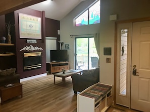 Téléviseur connecté, foyer, imprimante