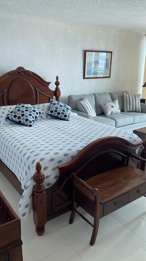 1 habitación, tabla de planchar con plancha, wifi gratis y ropa de cama 