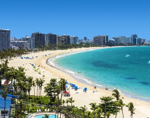 Beautiful Beachfront Studio at ESJ Towers – Isla Verde