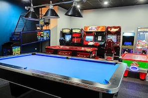 Games room - Beautiful Beachfront Studio at ESJ Towers – Isla Verde (Carolina)