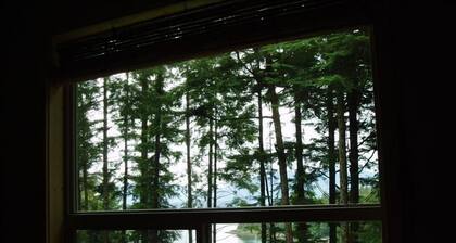 Hillside Haven - Secluded Guest Suite with Your Own Private Spa.