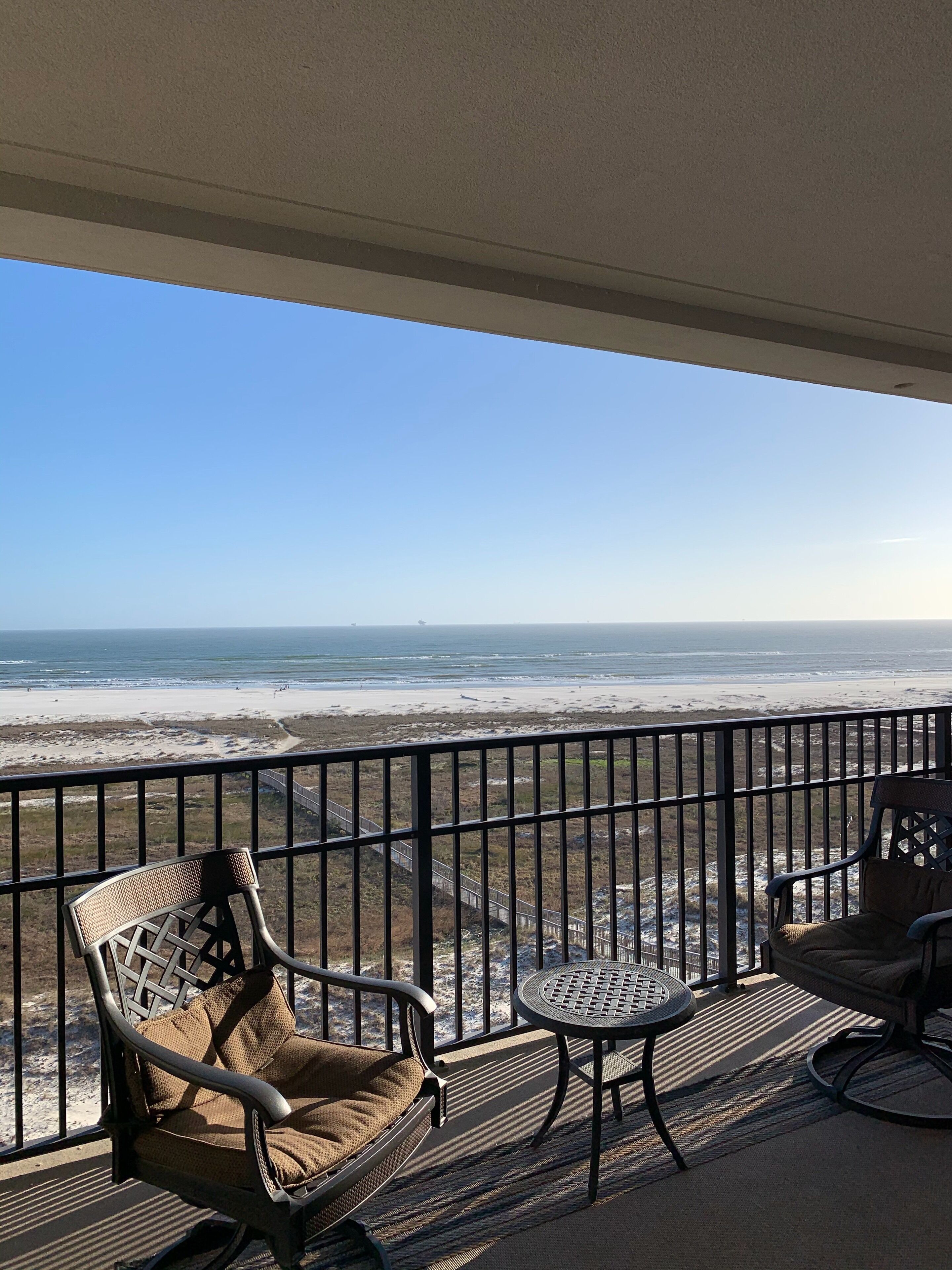 Luxury Beachfront Holiday Isle Condo. Top Floor!