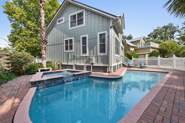 Outdoor pool, a heated pool