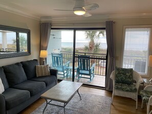 Een televisie en een dvd-speler