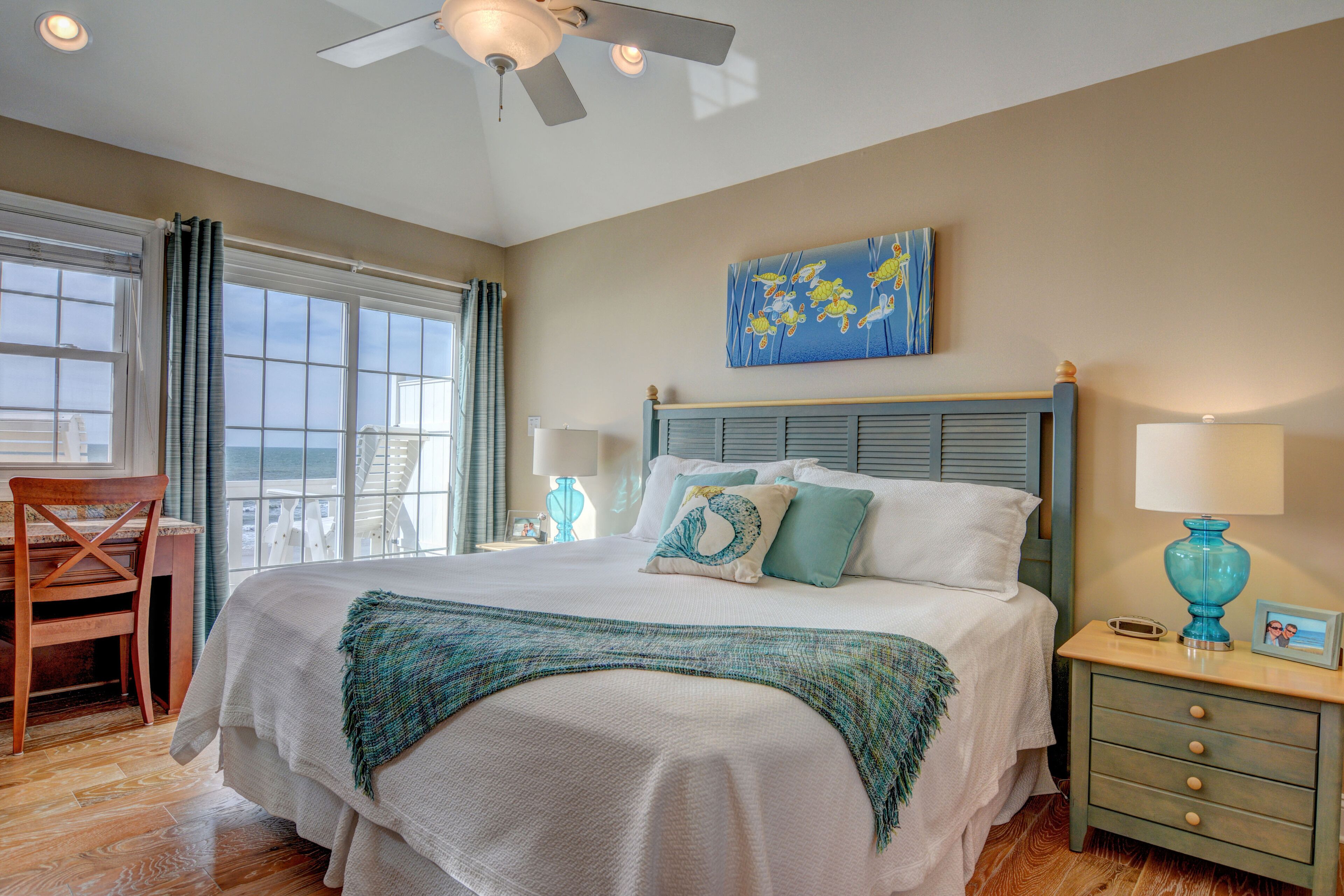 5 室のベッドルーム、デスク、アイロン / アイロン台、旅行用ベビーベッド