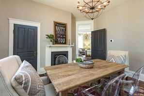 Dining - The Peachtree House  (Nashville)