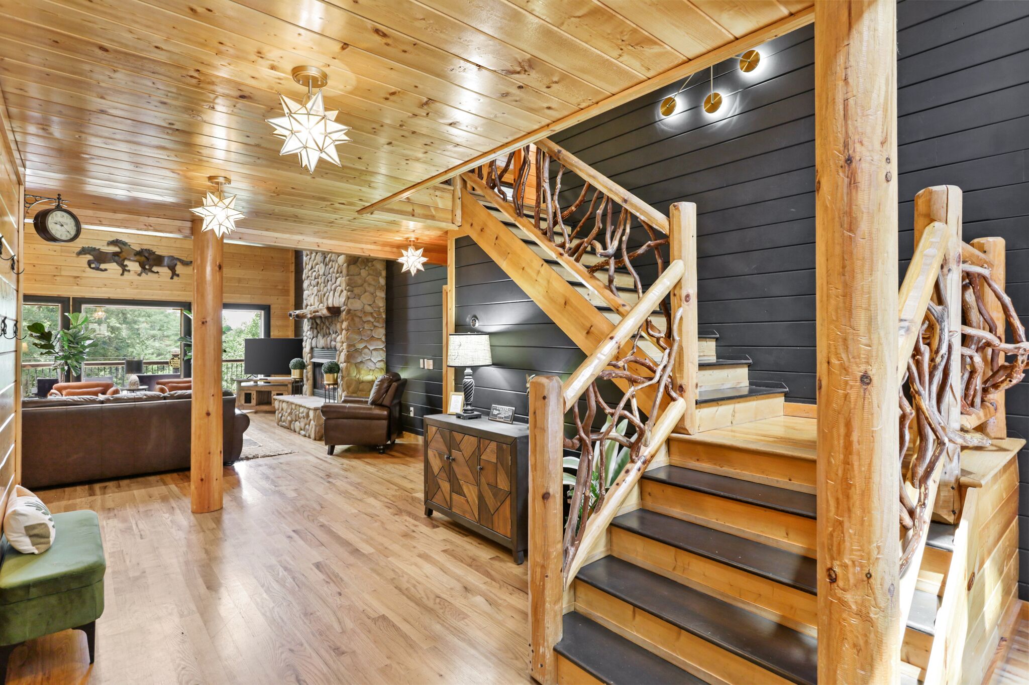 Luxe Mountain Resort - Heated Pool & 14ft Hot Tub Reviews, Deals