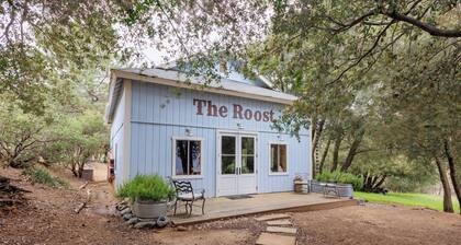 Julian Farmhouse/Fenced 2 acres with spa, right outside Julian. Pet Friendly!