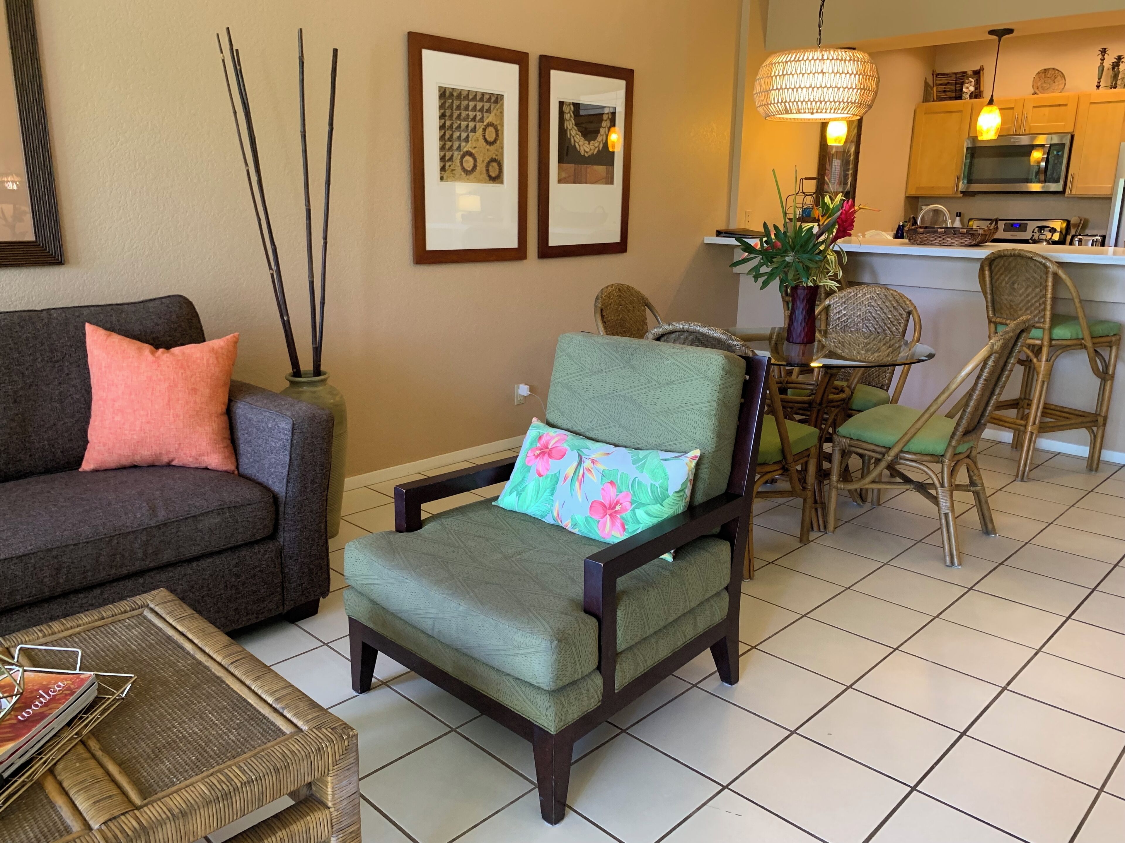 Smart TV, books, stereo