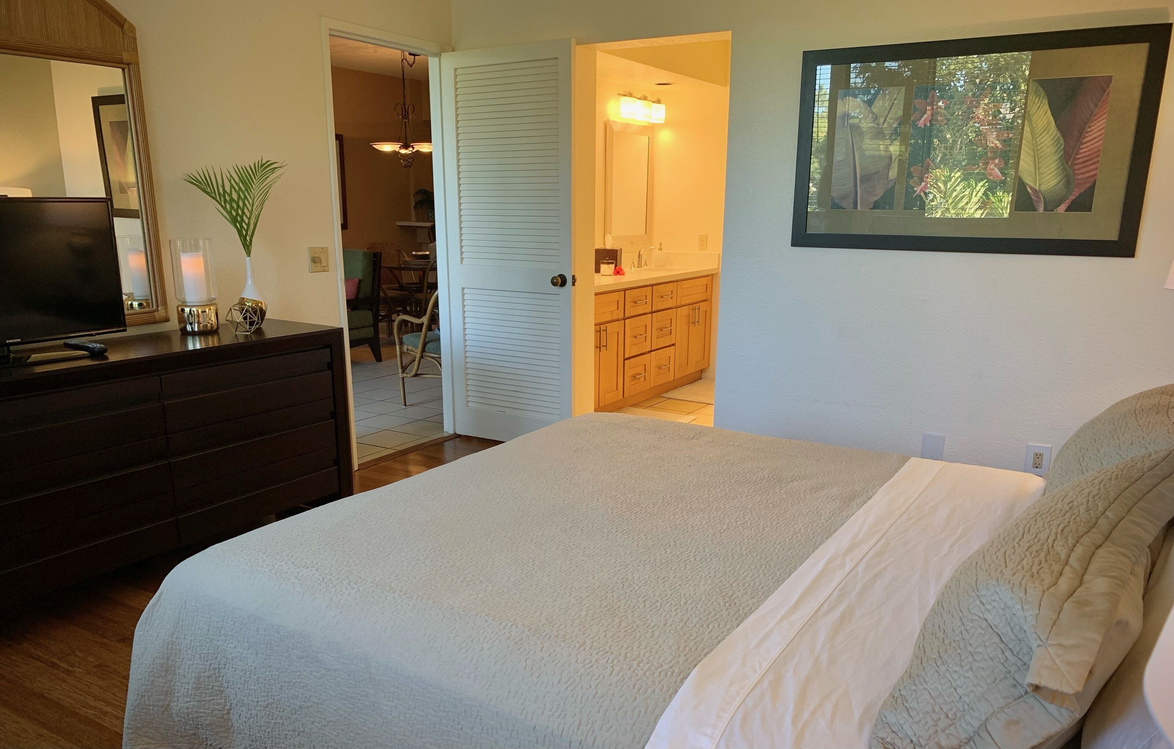 2 bedrooms, iron/ironing board, travel crib, free WiFi