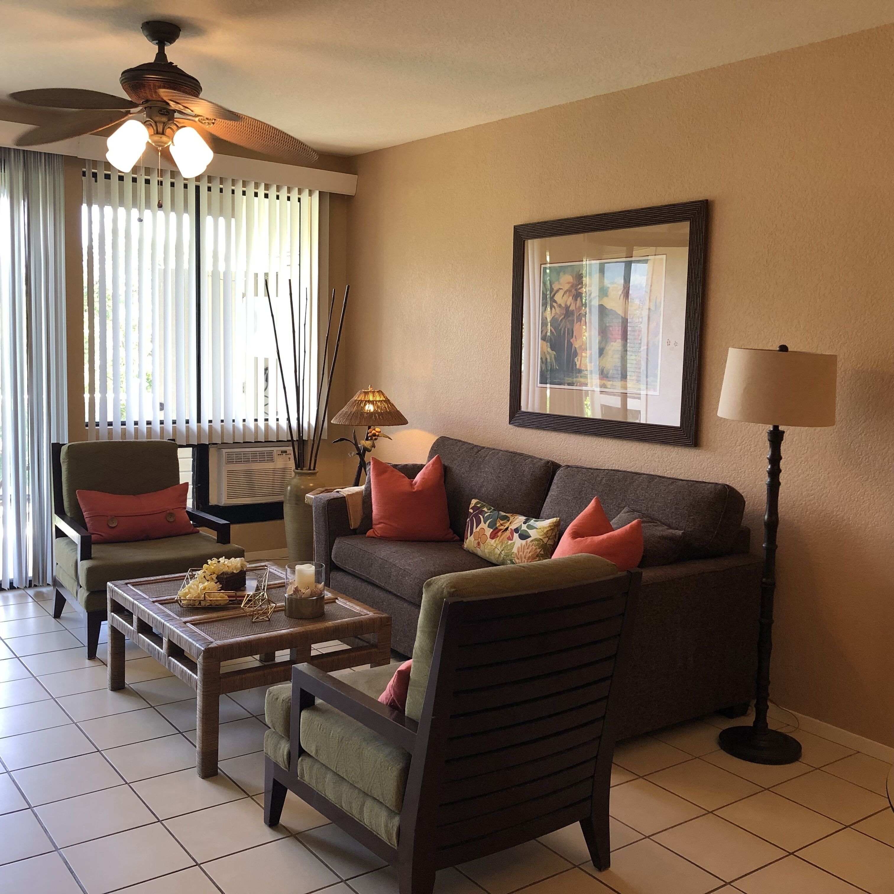 Smart TV, books, stereo