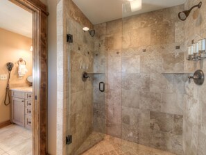 Hair dryer, towels - Big Sky Vacation Rentals: PR Manitou 13 (Big Sky)