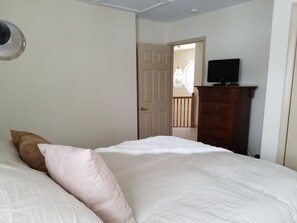 4 bedrooms, free WiFi, bed sheets - 4 Bedroom,Private Hot Tub, Garage,Close to Town, Free Bus (Winter Park)